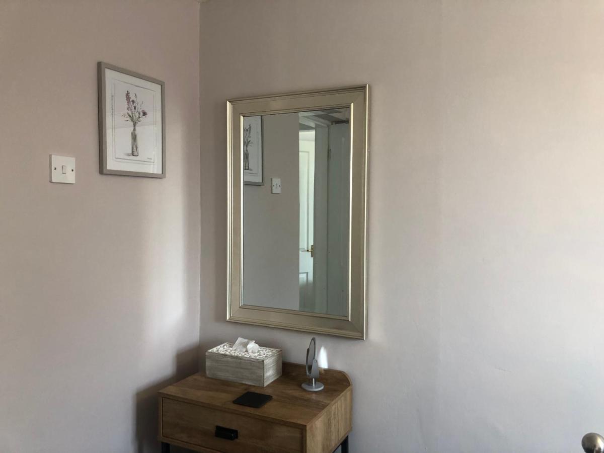 Little Park Holiday Homes Self Catering Cottages 1 & 2 Bedrooms Available Close To Tutbury Castle 外观 照片