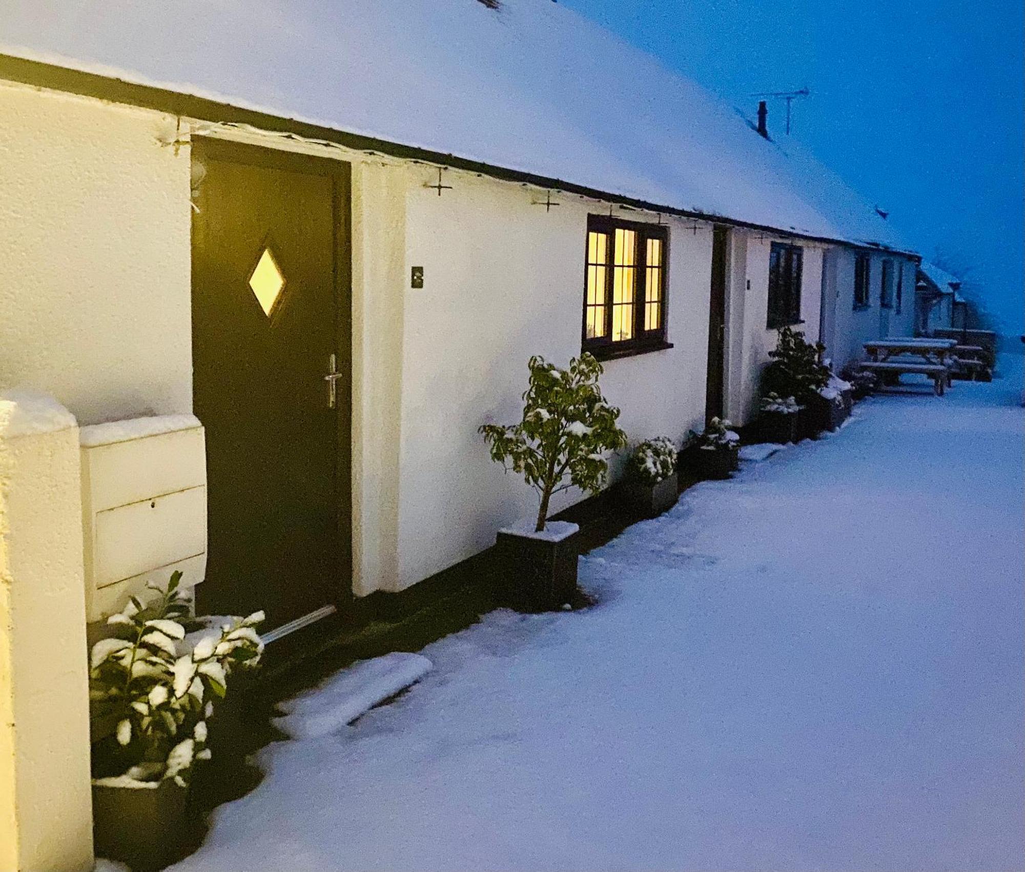 Little Park Holiday Homes Self Catering Cottages 1 & 2 Bedrooms Available Close To Tutbury Castle 外观 照片
